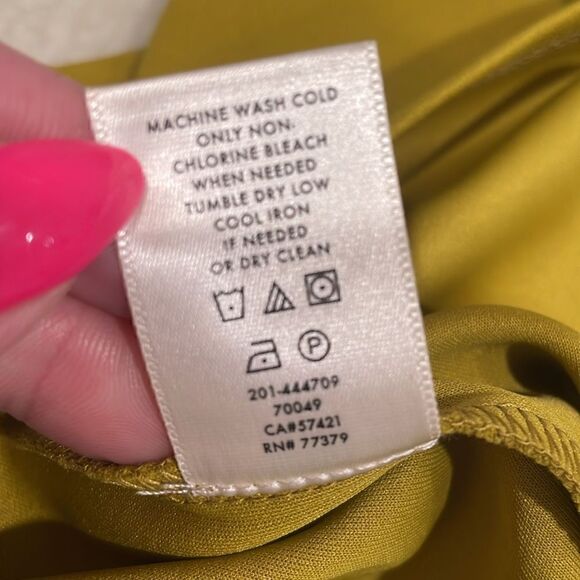 Ann Taylor Cutout Neck Short Sleeve Blouse | yellow | size M - Picture 8 of 8